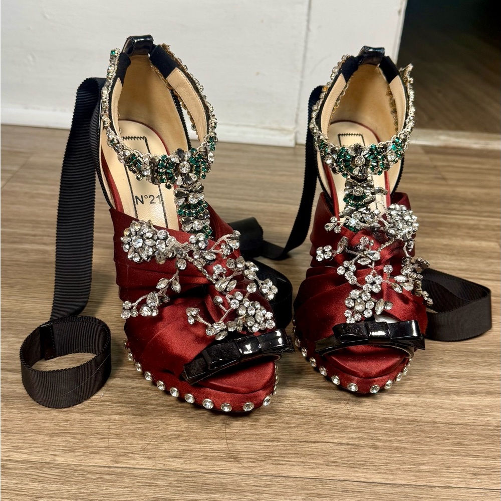 N°21 Embellished Satin Ankle Tie Heels Burgundy Crystal Sandals 36